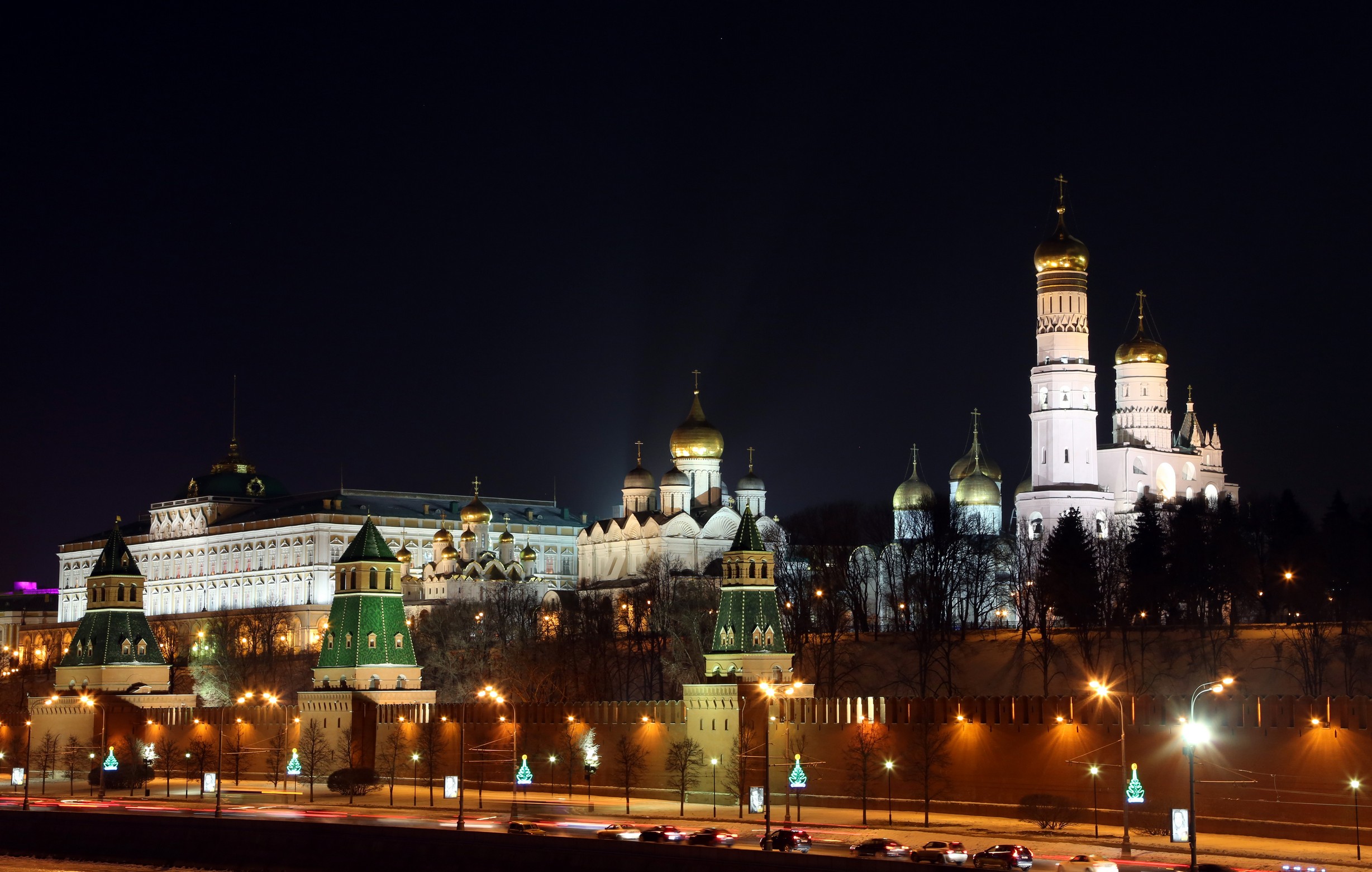 Часы ночи в москве. Вечерняя Москва Кремль. Кремль Москва ночью зимой. Центр Москвы Кремль«путешествие в Кремль». Ночной Кремль Москва.