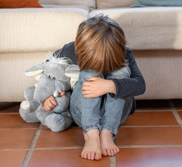 Пчела жалит жалом, а человек  словом