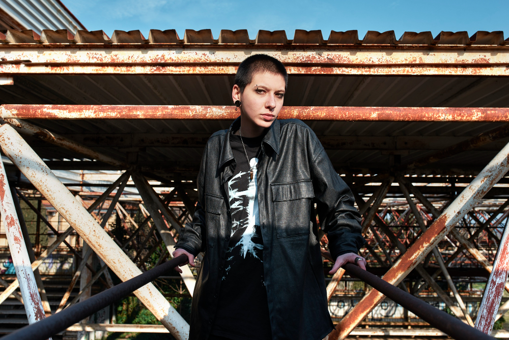 <span class=bg_bpub_book_author>Андрей Рогозянский</span> <br>Дырки в ушах и дыры в сердце