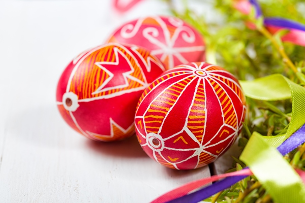 Поделки к Пасхе easter egg pysanka white background - Поделки к Пасхе