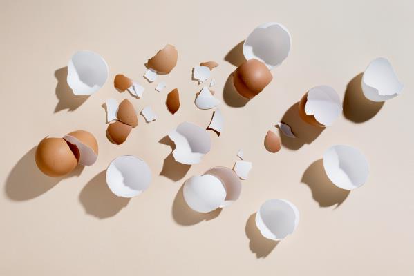 Поделки к Пасхе top view fresh chicken eggs - Поделки к Пасхе