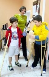 Ребенок грустит в больнице. Как победить больничный синдром? Дети