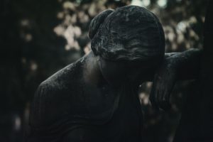 Смерть ребенка. Пережить. Понять. Принять Статуя