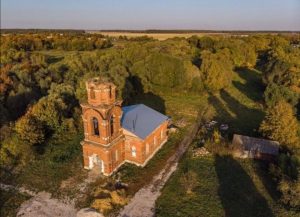 В дни вирусного поветрия Божия Матушка рядом Церковь
