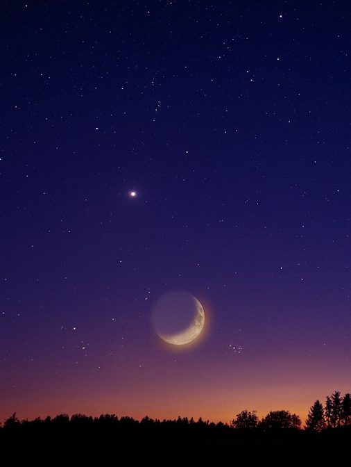 Молятся звезды, мерцают и рдеют…