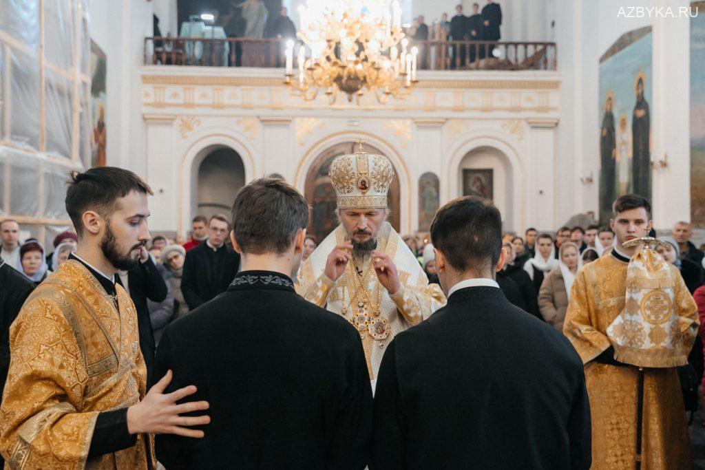 Постриг во чтецов выпускников МинДС