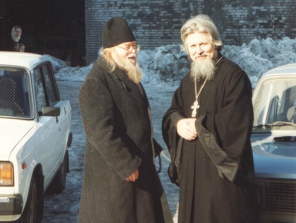 4 Иереи Иоанн Миронов и Владимир Сергеев. 1990-е