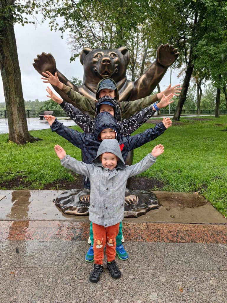 Куда понарожали?