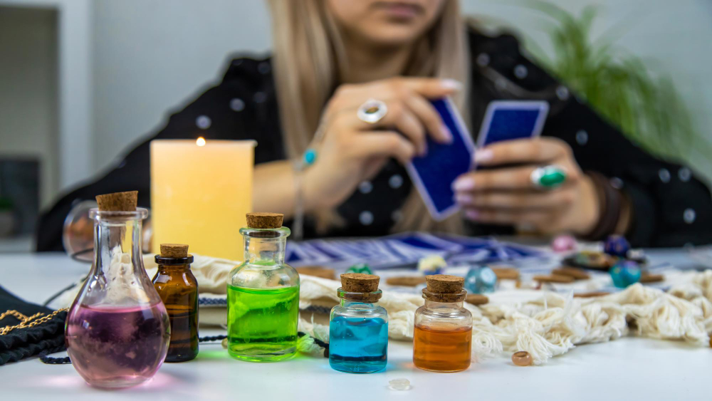 Медиумы и экстрасенсы – сплошное разорение