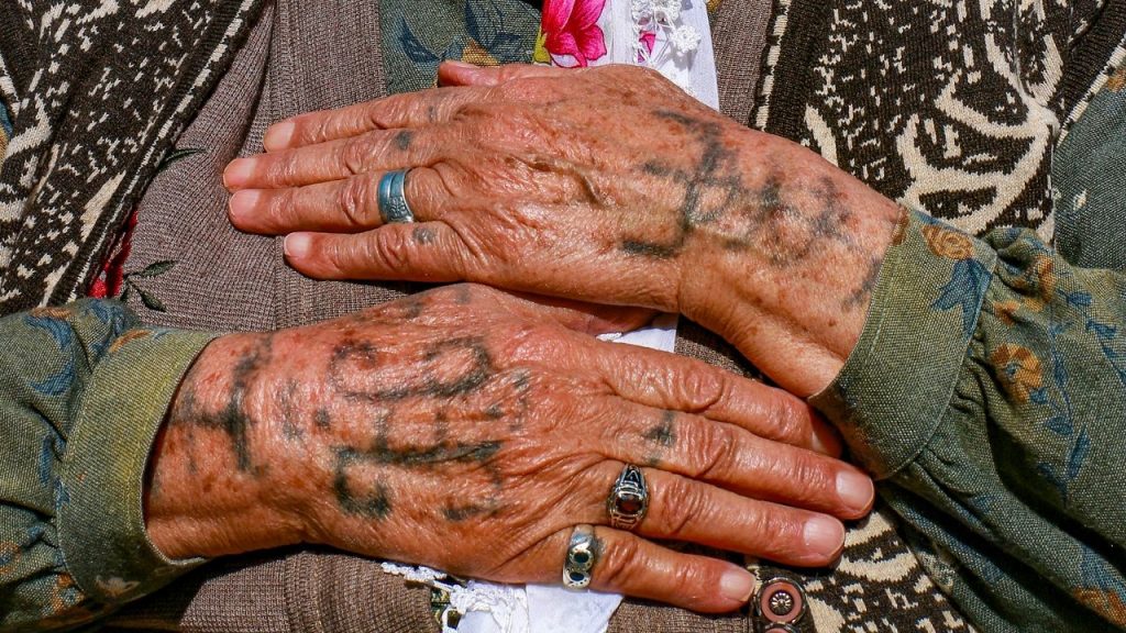 Татуировка на теле христианина: разговор, который начался после ночной службы