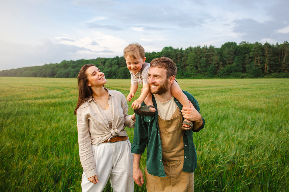 Опрос: каждый четвертый россиянин считает, что ребенка можно растить и вне брака