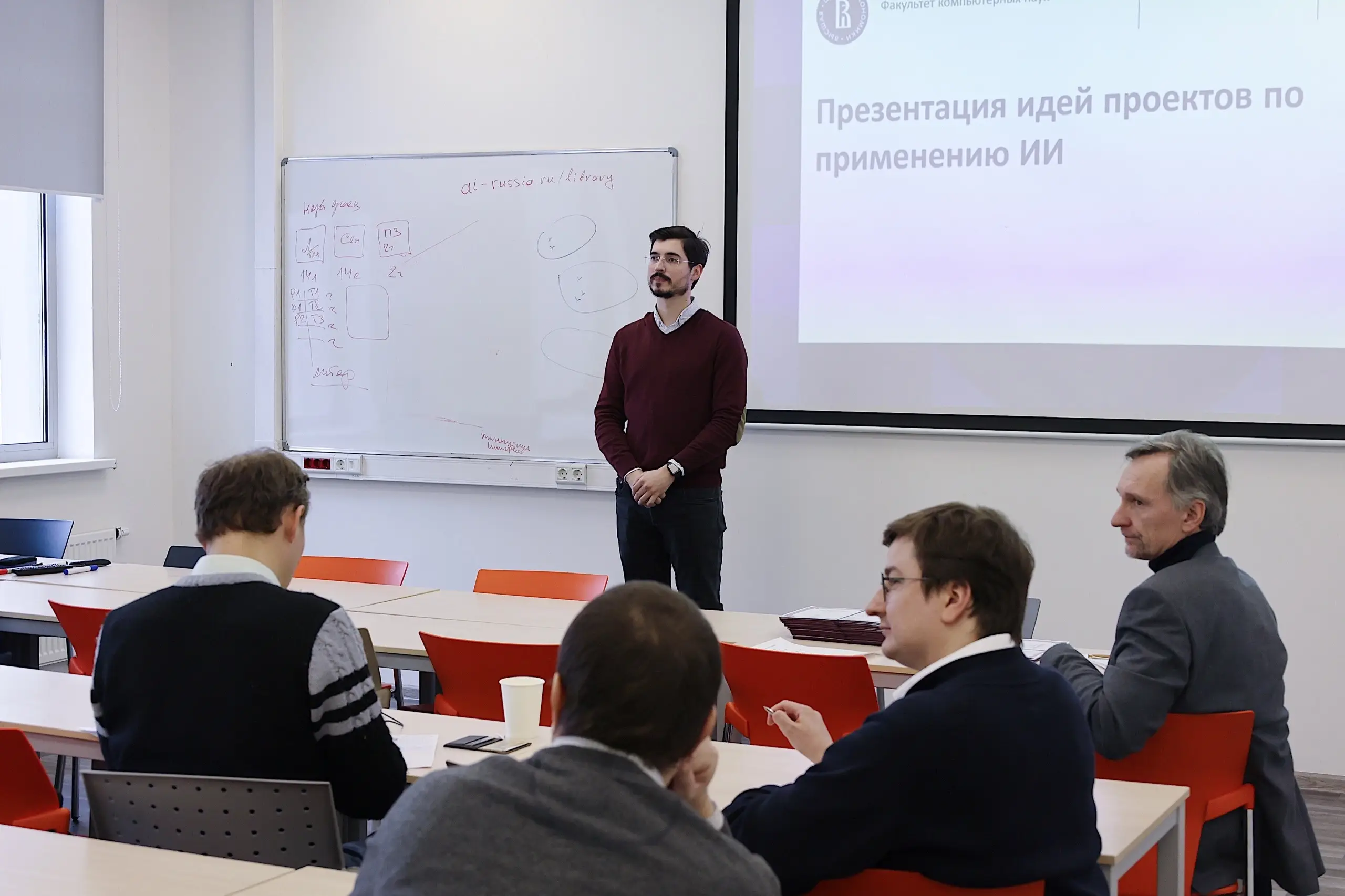 НИУ ВШЭ и ОЦАД совместно провели курс повышения квалификации для руководителей духовных учебных заведений о возможностях применения ИИ