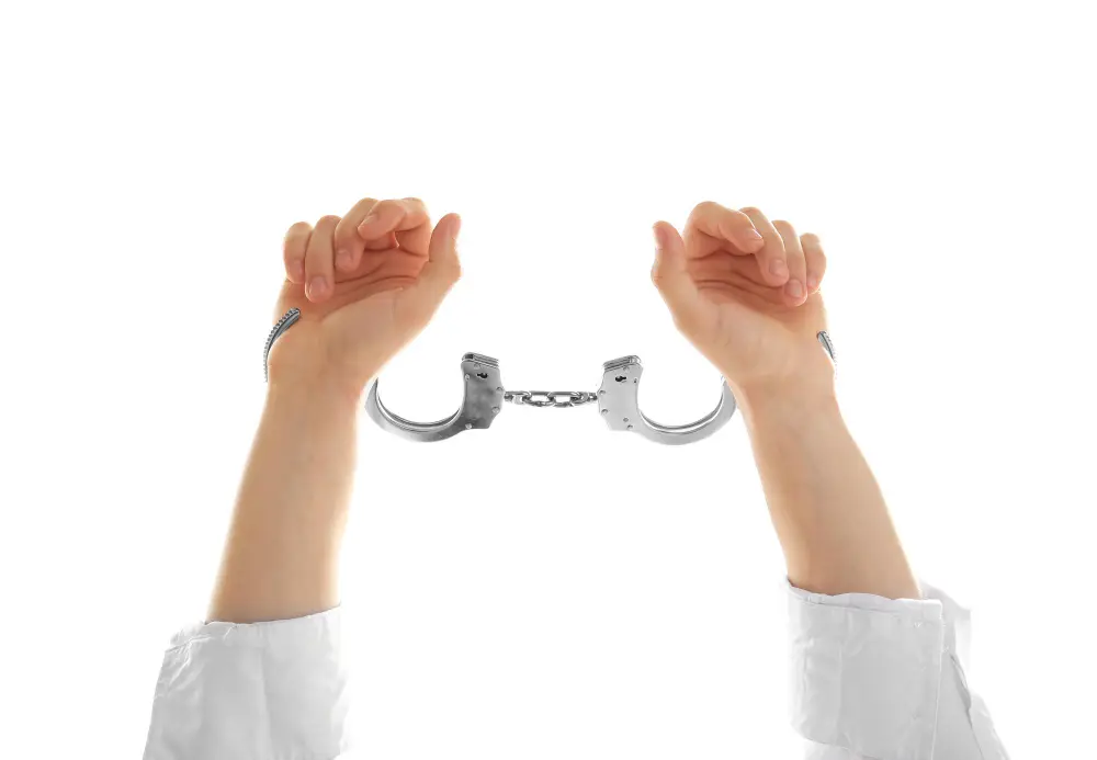 Президент Грузии на Крещение помиловал 613 заключенных