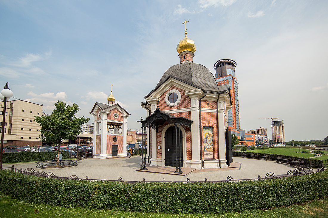 Московская область свердловский. Часовня Серафима Саровского в Щелково. Набережная Серафима Саровского в Щелково. Церковь Серафима Саровского в Щелково. Часовня на набережной Щелково.