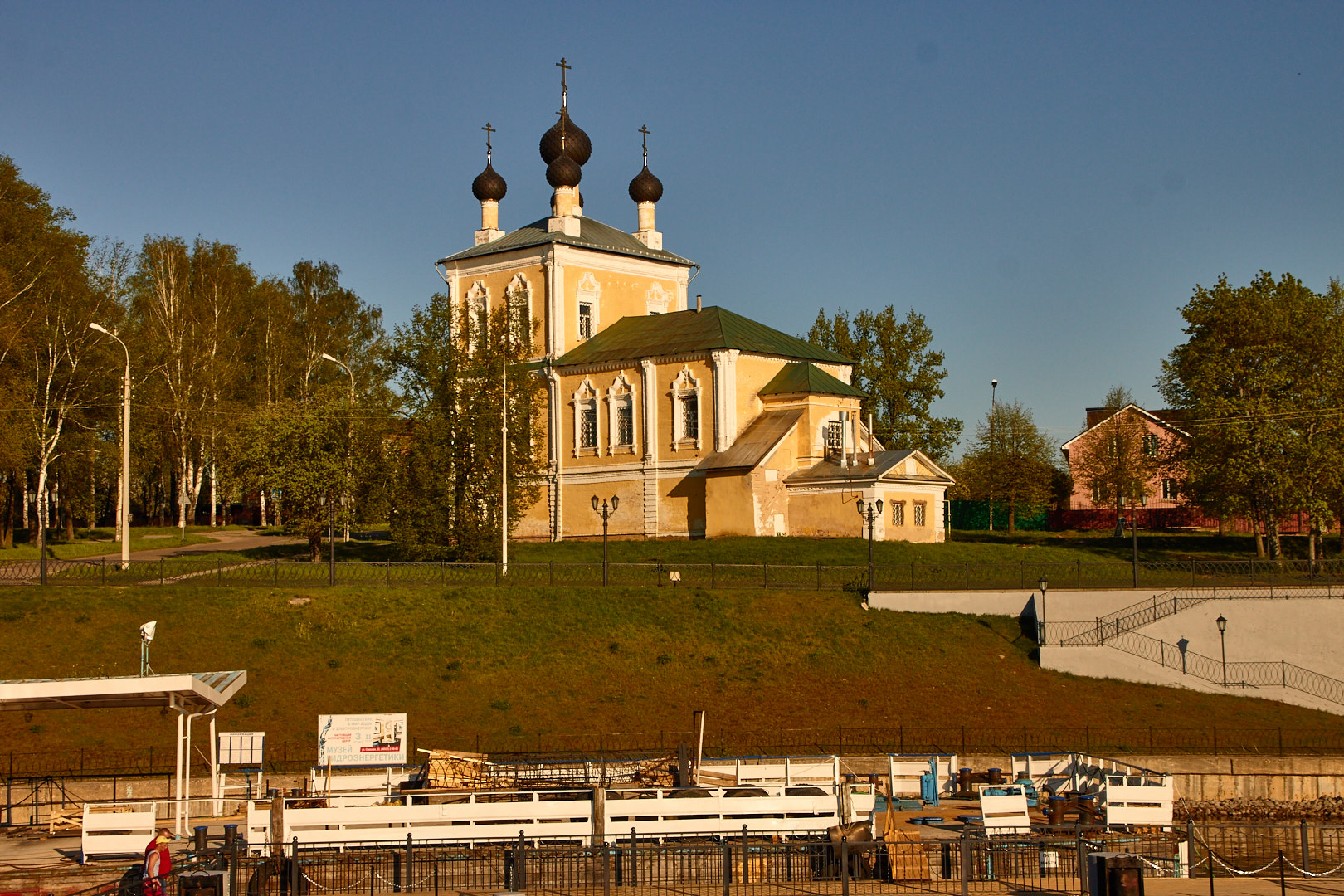 флора и лавра храм