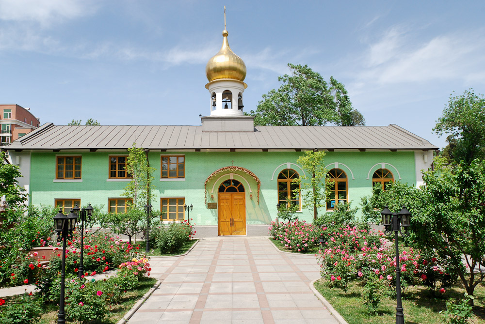 Православный храм успения богородицы. Храм Успения Пресвятой Богородицы (Пекин). Христианская Церковь в Пекине. Посольство России в Китае Церковь. Православный храм при посольстве в Пекине.