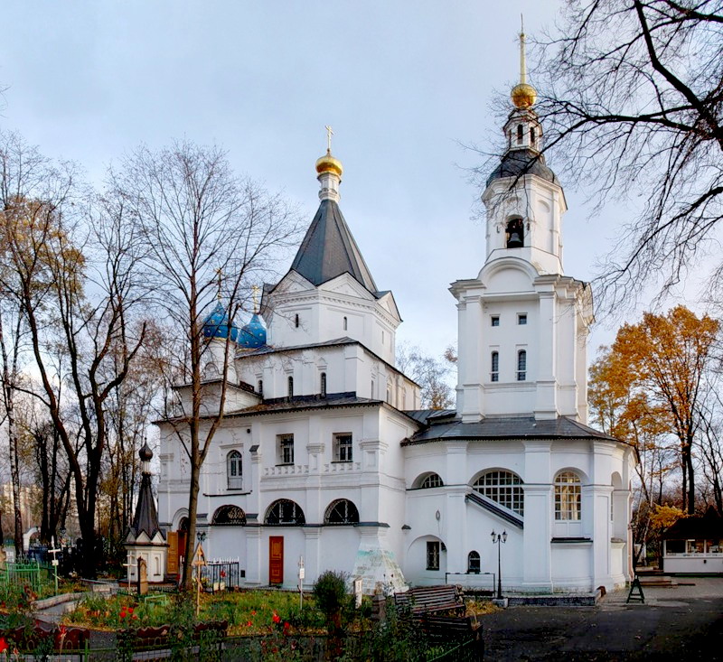 Москва вишняки. Церковь Успения Пресвятой Богородицы в Вешняках, Москва. Храм Успения Божией матери в Вешняках. Успенская Церковь Вешняки. Успенский храм в Вешняках в Москве.