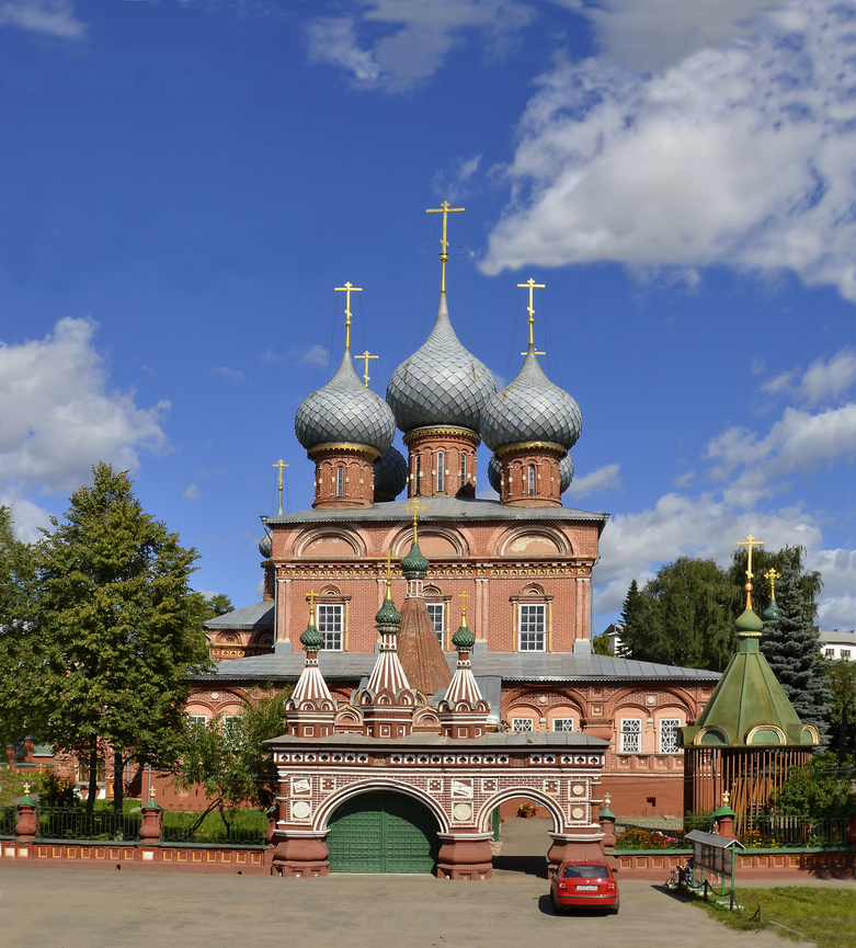 Церкви костромы. Церковь на Дебре Кострома. Храм Воскресения Христова на Дебре в Костроме. Воскресенская Церковь на Дебре в Костроме. Церковь Вознесения на Дебре Кострома.