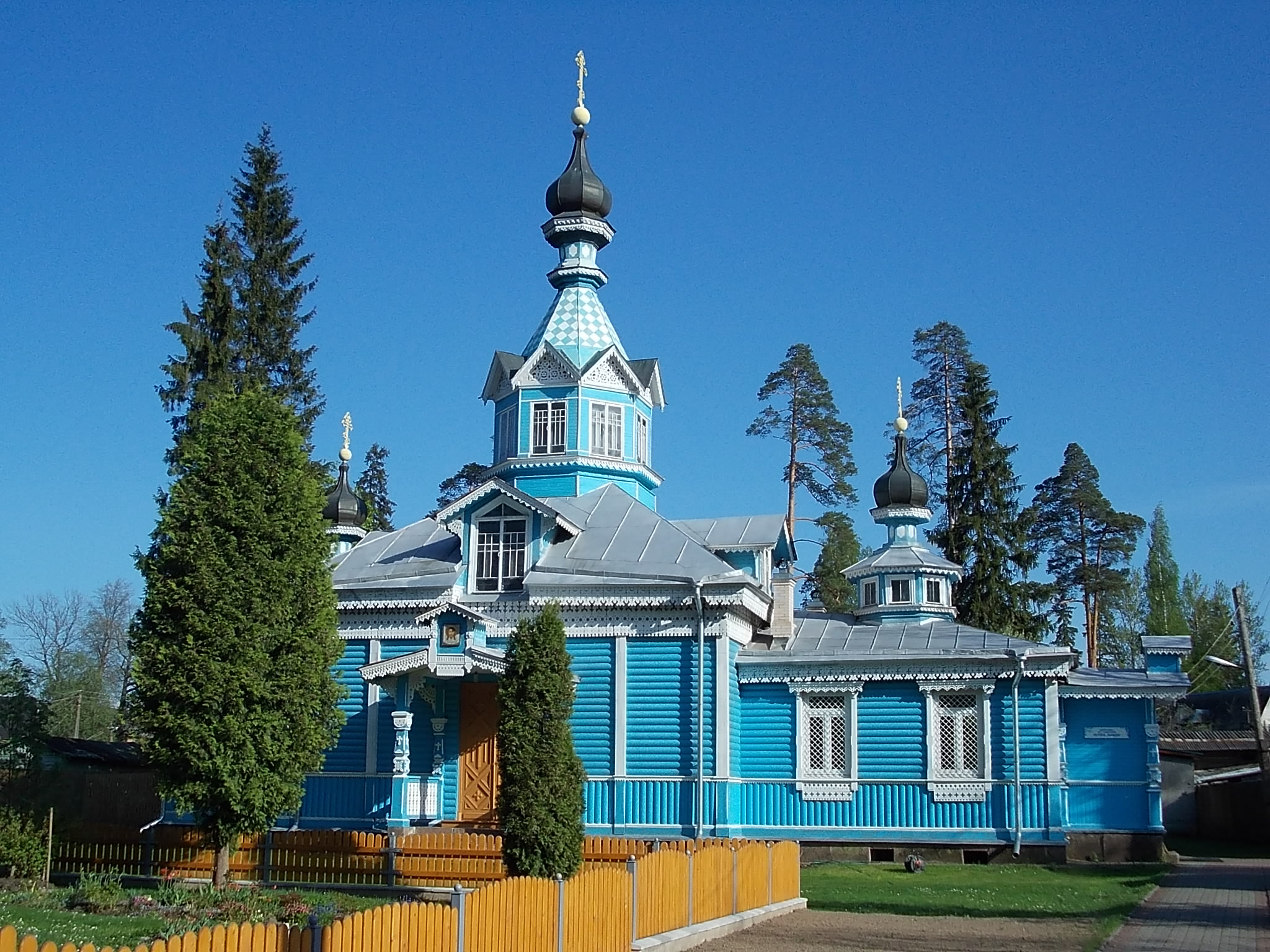 Поселок сиверский. Церковь Петра и Павла в Сиверской. Храм святых апостолов Петра и Павла в поселке Сиверский. Петропавловская Церковь (Вырица). Церкви поселка Сиверский.