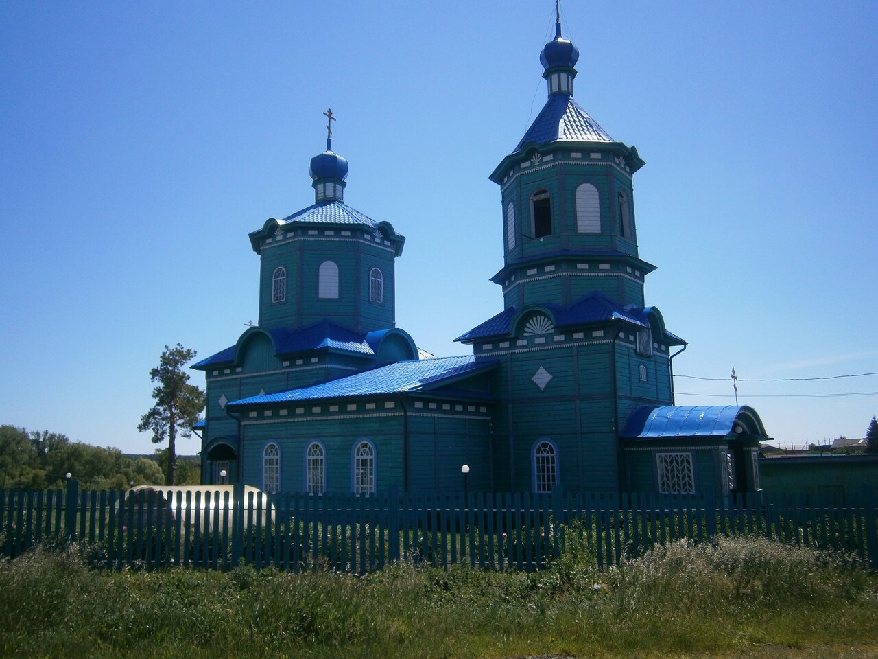 Типичная павловка. Храм в Павловке Ульяновской области. Село Павловка Ульяновская область Барышский район. Храм Рождества Христова село Павловка Ульяновская область. Барышский район Церковь село Павловка.