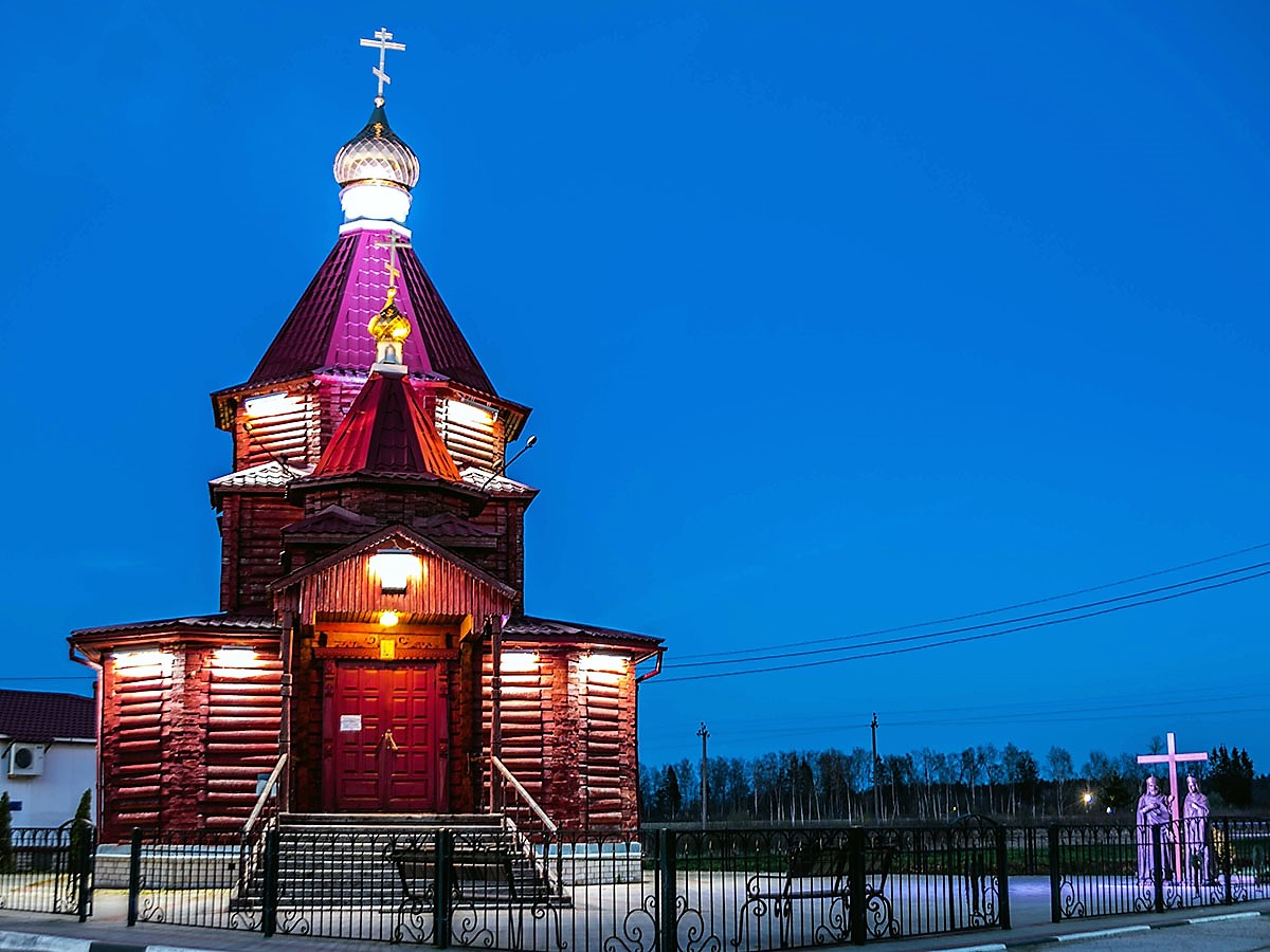 Гусино краснинский смоленская. Церковь Гусино Смоленская область. Смоленск Церковь Константина и Елены. Бодуны Смоленская область. Деревня Бодуны Смоленской области.