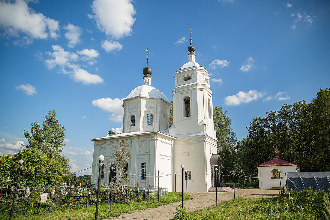 Церковь д. Церковь Каблуково. Церковь в Каблуково Щелковский район. Спасский храм дер. Каблуково, Щелковский район. Церковь Каблуково официальный.