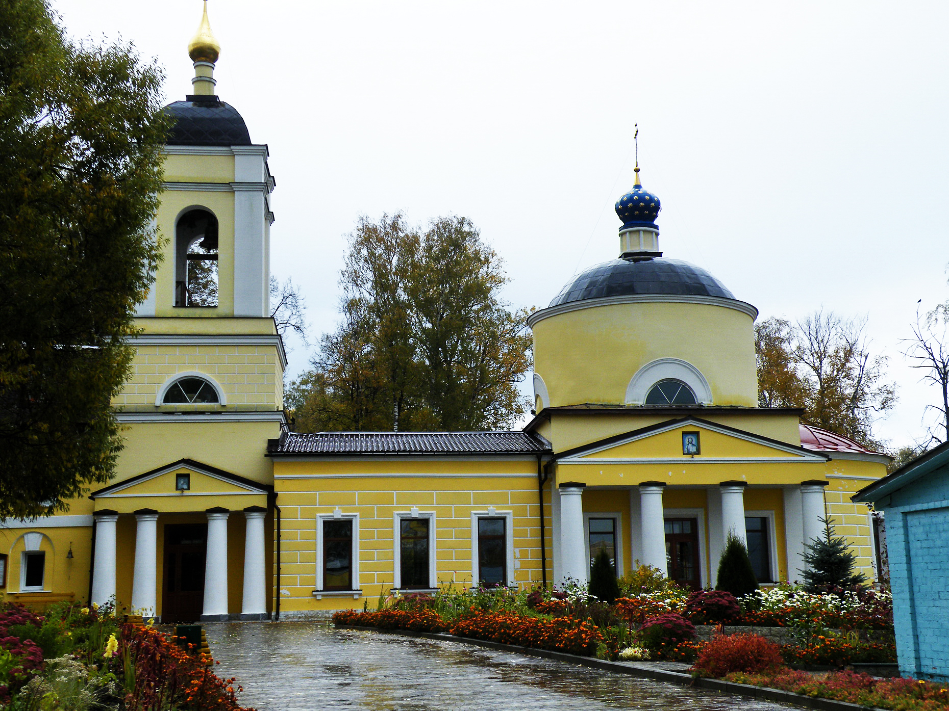 Церковь святых сергия. Всехсвятская Церковь Сергиев Посад. Сергиев Посад Покровский храм всех святых. Покровская Церковь Сергиев Посад. Церковь Покрова Пресвятой Богородицы Сергиев Посад.