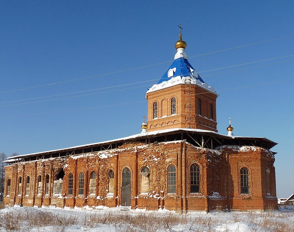 Поселок бобровский. Храм в Бобровском Сысертского района. Церковь Архангела Михаила Бобровский. Церковь в поселке Бобровский. Приход Михаила Архангела пос Бобровский.