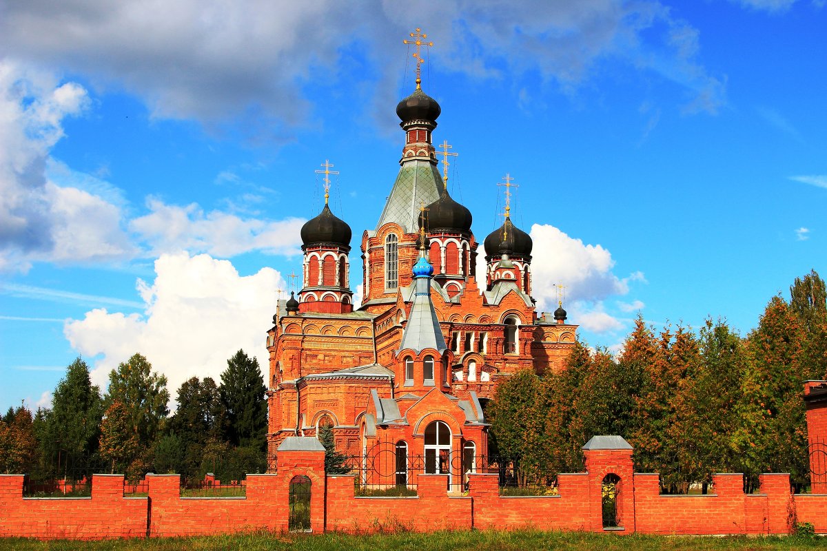 Смоленская область фотографии. Храм Петра и Павла в Ярцево Смоленской области. Город Ярцево Церковь Петра и Павла. Церковь в Ярцево Смоленской области. Храм святых апостолов Петра и Павла Ярцево.