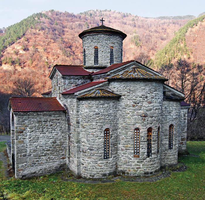 Самая старинная церковь. Зеленчукский храм Карачаево-Черкесия. Северный Зеленчукский храм Карачаево-Черкесия. Северный Зеленчукский храм Зеленчукские храмы. Архыз храм Зеленчукский.