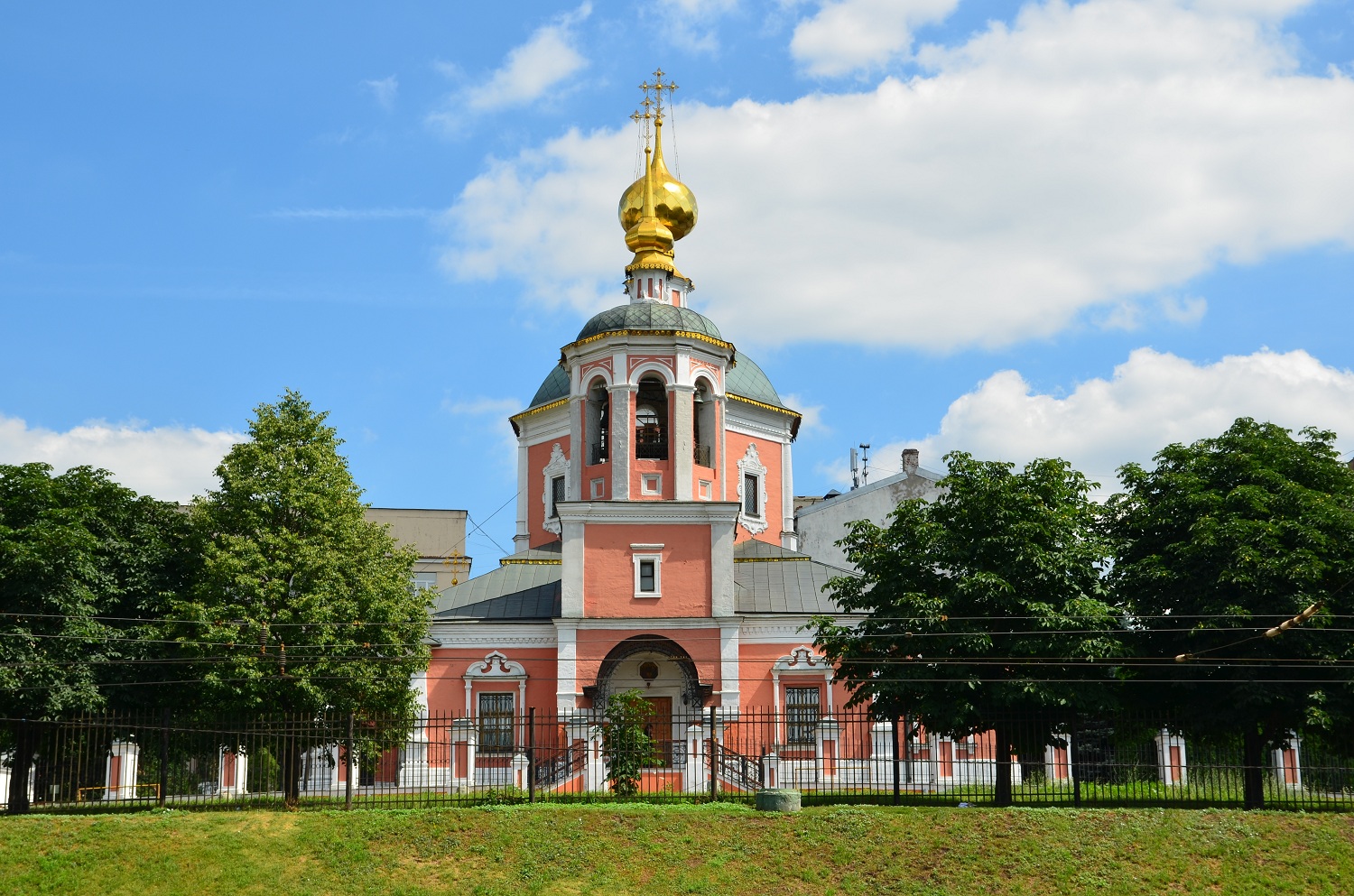 храм живоначальной троицы в троицке