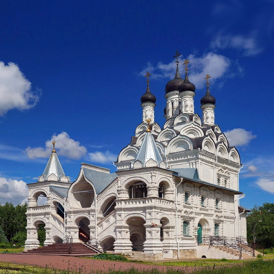 Через храм. Храм Благовещения Пресвятой Богородицы в Тайнинском. Храм в Тайнинском Мытищи. Мытищи храм Благовещения в с Тайнинском. Село Тайнинское Благовещенская Церковь.