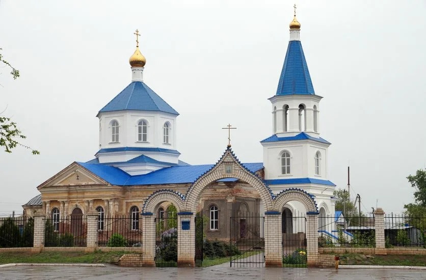 Яре астраханской. Никольский храм Капустин Яр. Церковь Капустин Яр Астраханская область. Церковь Николая Чудотворца Капустин Яр. Село Капустин Яр Церковь.