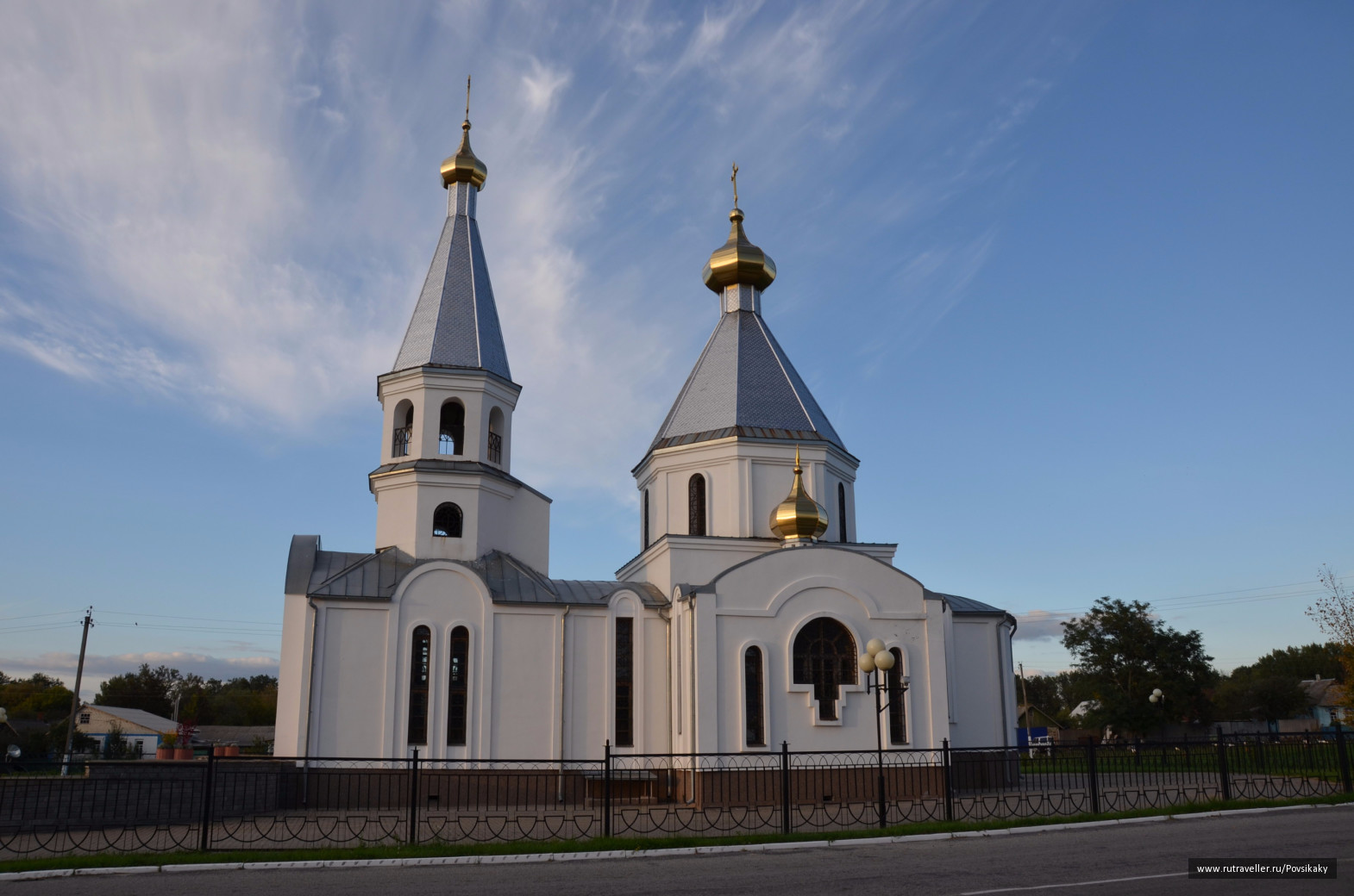 Архангел новокузнецк. Храм село Колотиловка. Церкви Колотиловка. Поселок Колотиловка Белгородская область. Д.Колотиловка.