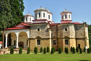 Лопушанский Иоанно-Предтеченский мужской монастырь3.jpg