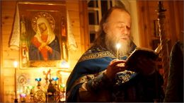 Икона «Умиление» (на заднем плане)