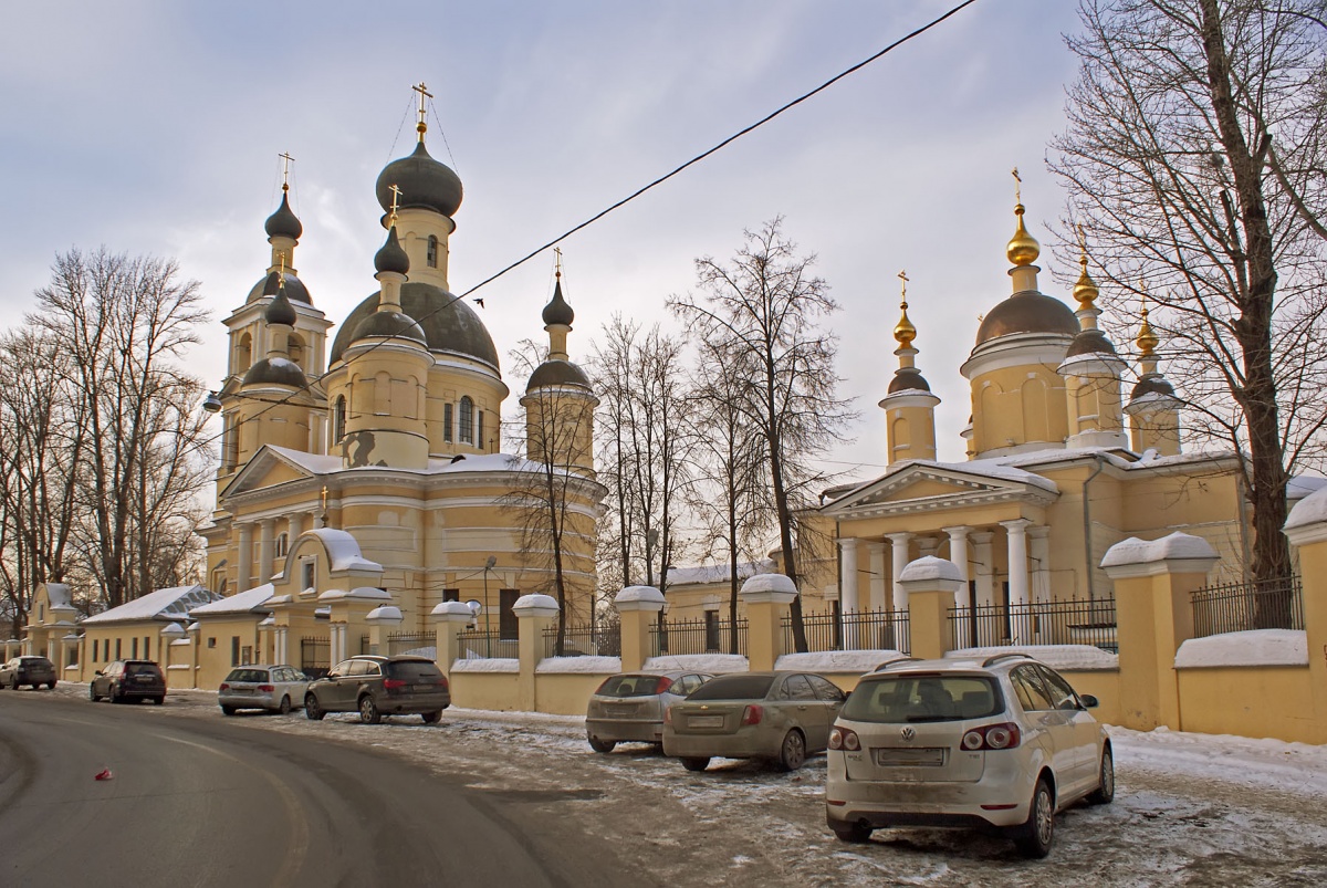 Храм Троицы Живоначальной у Салтыкова моста Москва