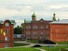 Семинарский корпус с храмом прп. Иоанна Лествичника