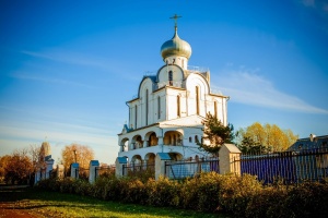 Церковь Благовещения Пресвятой Богородицы на Пискаревском проспекте (Санкт-Петербург).jpg
