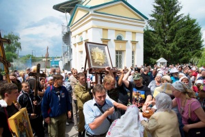 Крестный ход с иконой Божией Матери "Избавительница от бед" в Ташлу