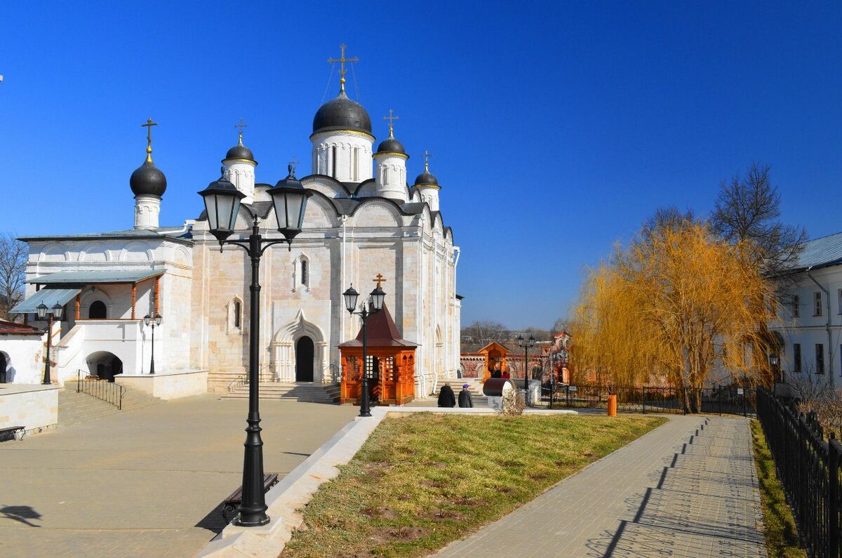 Женский монастырь в серпухове фото