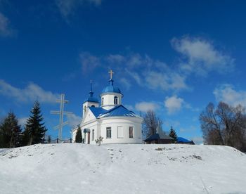 храм архангела михаила волхов
