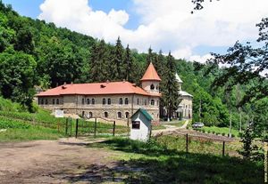 Молдова (монастыри), Троицкий женский монастырь (Рудь)1