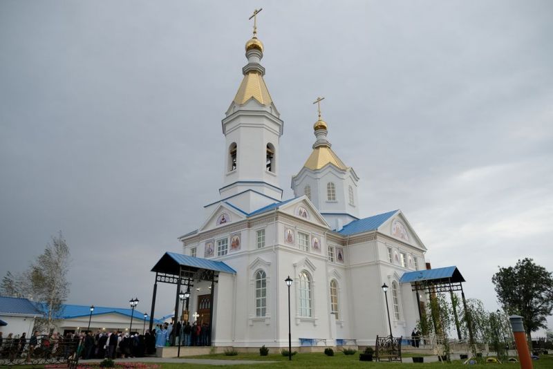 Файл:Храм рождества Богородицы, Цветочное.jpg