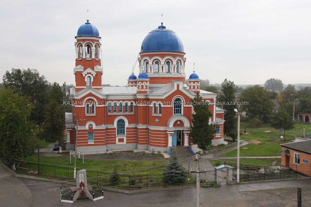 Майский кабардино балкария. Храм Архистратига Михаила Майский. Храм Архистратига Михаила Майский КБР. Церкви Майском Кабардино Балкарии. Церковь Майский район КБР.