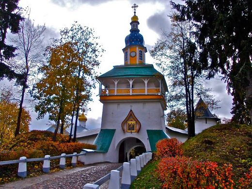 Богом зданные пещеры псково печерского монастыря фото