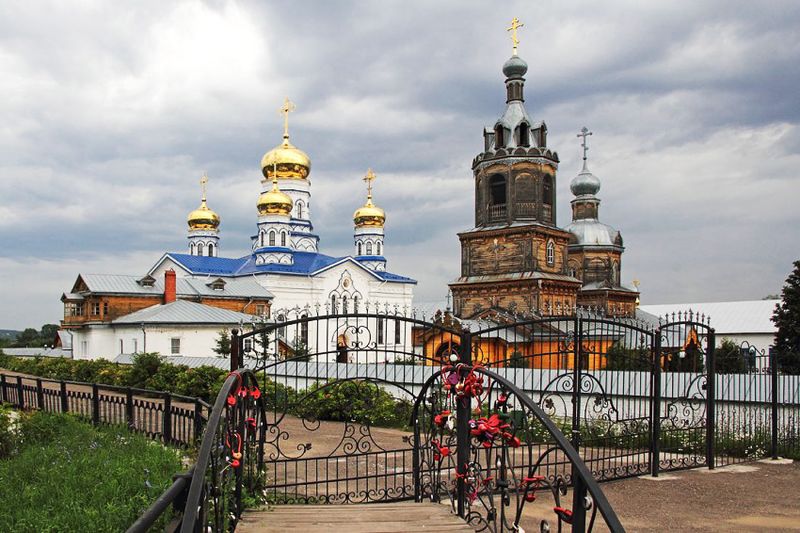Файл:Монастырь Цивильск1.jpg