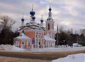 Церковь царевича Димитрия "на поле" (Углич), Храм Димитрия на поле