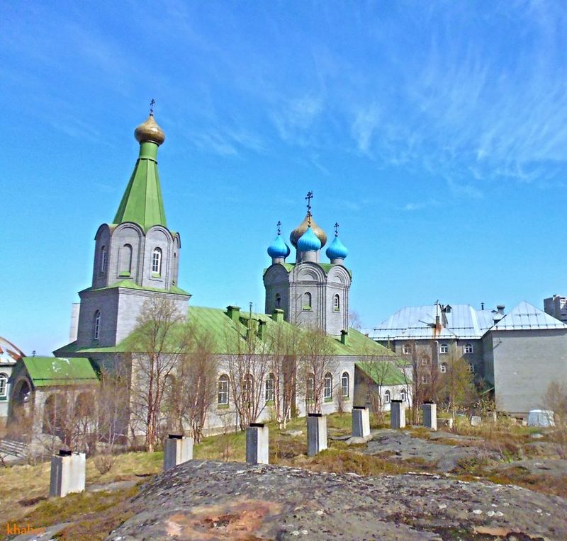 Свято никольский кафедральный. Никольский храм Мурманск. Свято-Никольском кафедральном соборе в Мурманске.