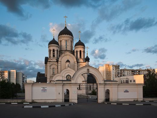 Храм в марьино. Храм у метро Марьино. Метро Марьино Церковь. Все храмы в Марьино фото.